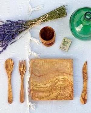 Assiette Carrée en Bois d'Olivier 20x20 cm env.
