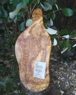 Planche en forme de Corse petite en Bois d'Olivier
