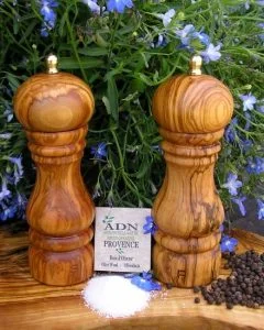 Poivrier et Moulin à sel Duo en Bois d'Olivier 17 cm