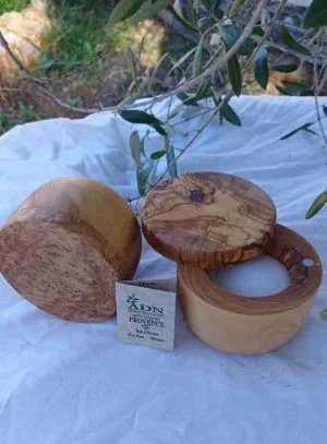 Boite a sel en bois d olivier diamètre 10 cm Hauteur 7.5 cm